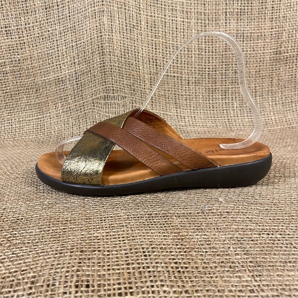 Gentle Souls Sandals Wedge Slip on Brown Gold Size 6M - Picture 4 of 11
